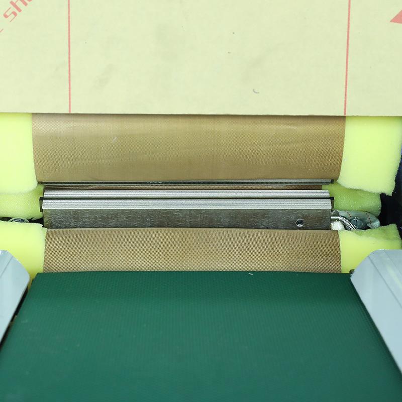 Automatic Face N95 Mask Flow pack packaging machine